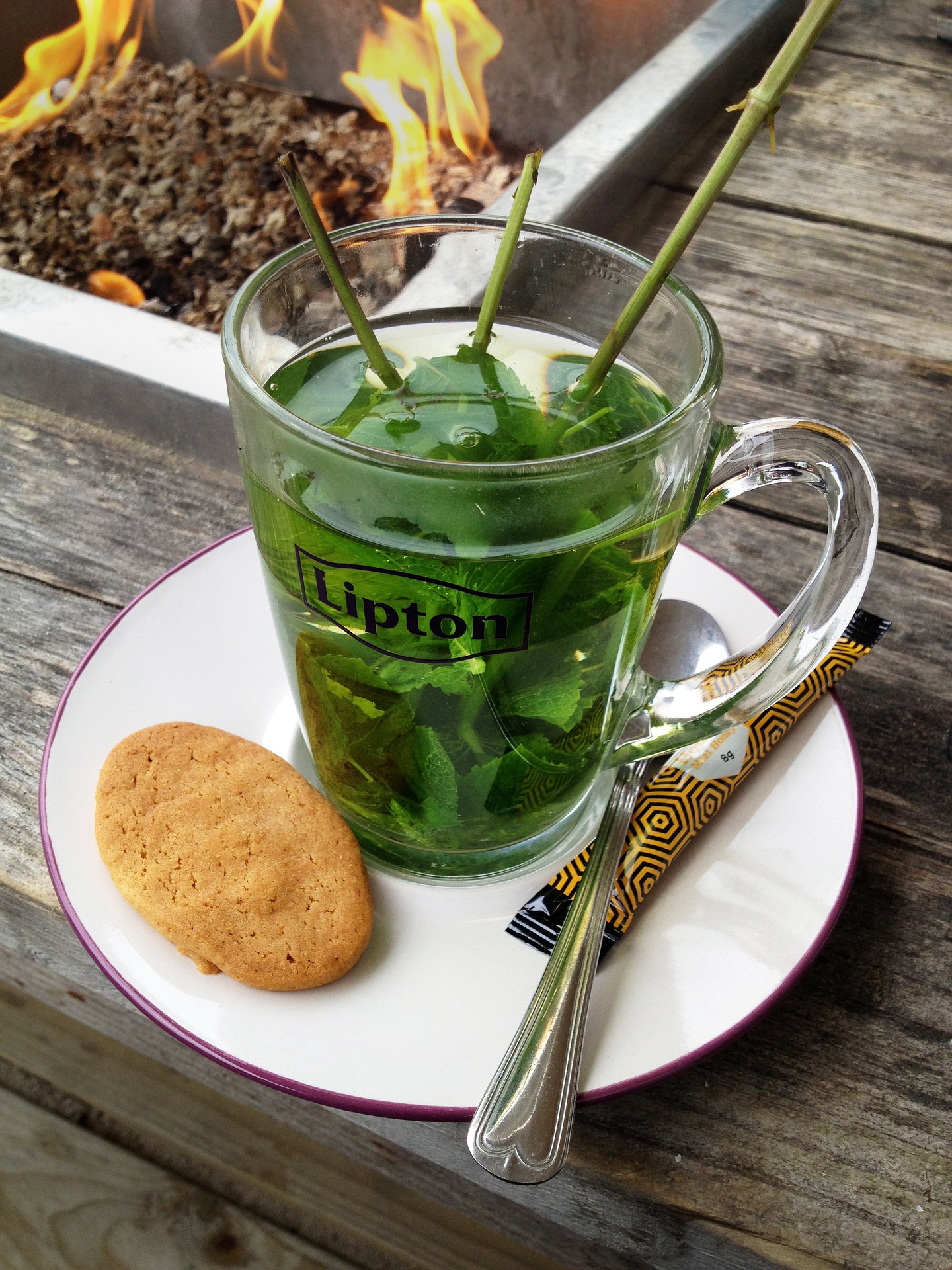 Мята чай для женщин. Чай "мята Марокканская". Чай с мятой. Зеленый чай с мятой. Мятный зеленый чай.